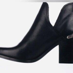 Steve Madden Western Cutout Booties!